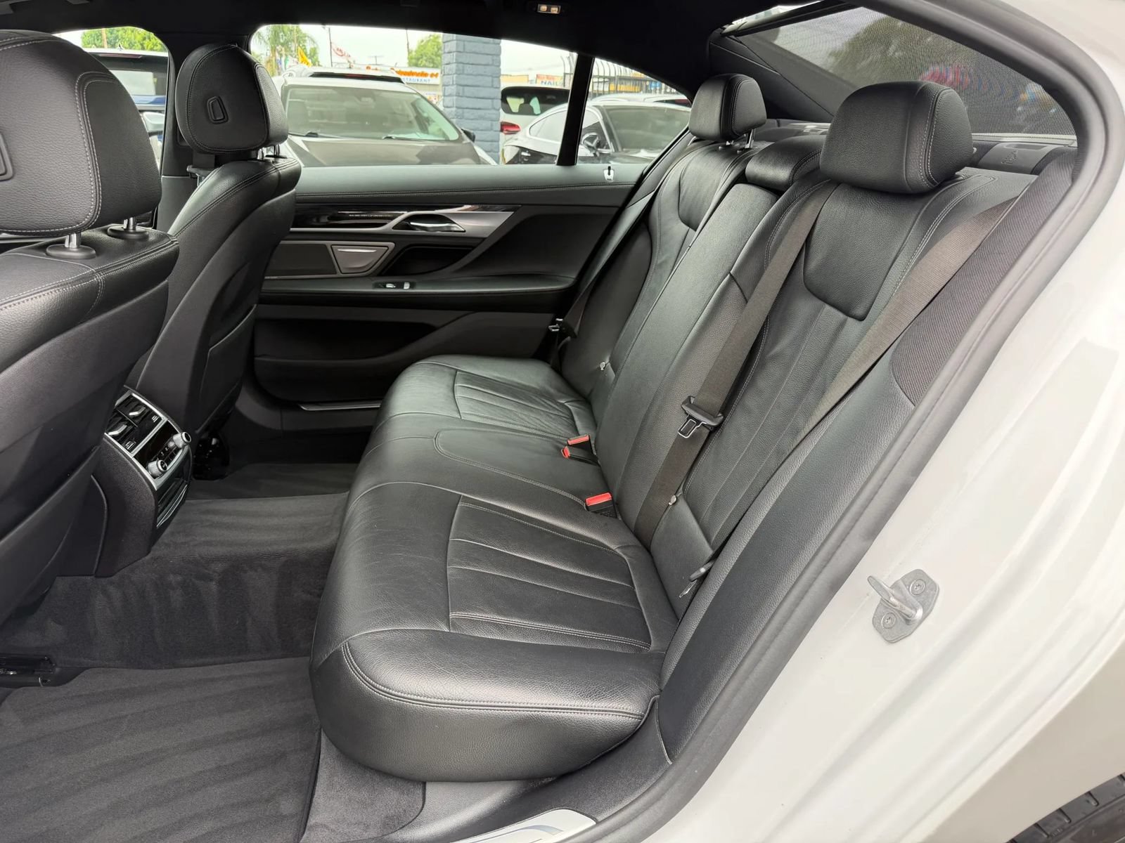 Used 2018 BMW 740i RWD image 40