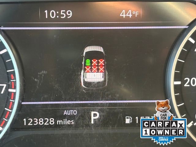 Used 2022 Nissan Pathfinder SL w/ Lighting Package (N92) image 11