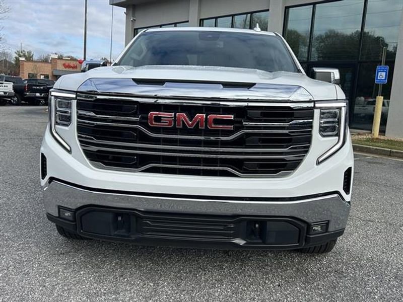 Used 2025 GMC Sierra 1500 SLT AWD/4WD image 2