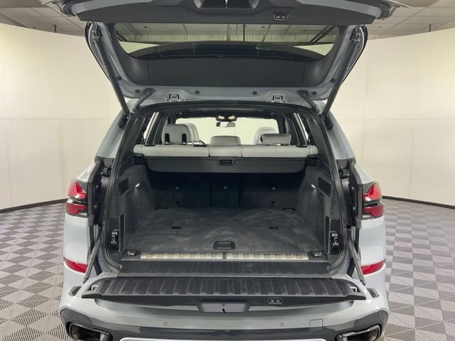 Used 2024 BMW X5 xDrive50e AWD/4WD image 30