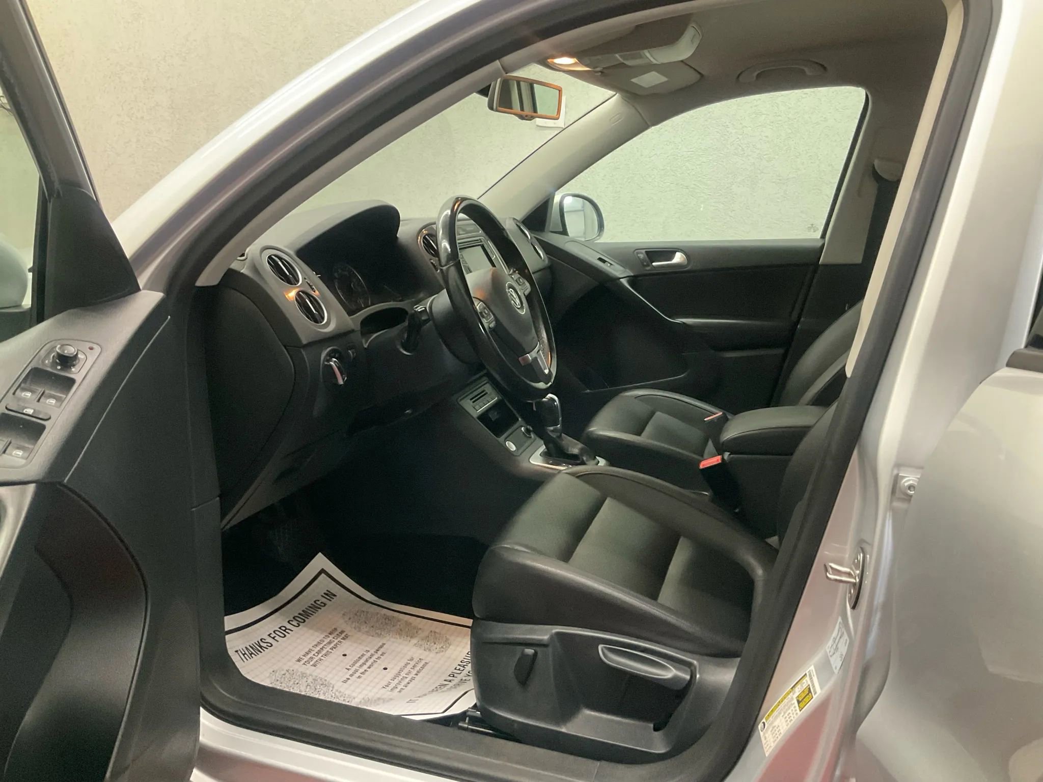 Used 2017 Volkswagen Tiguan S image 12