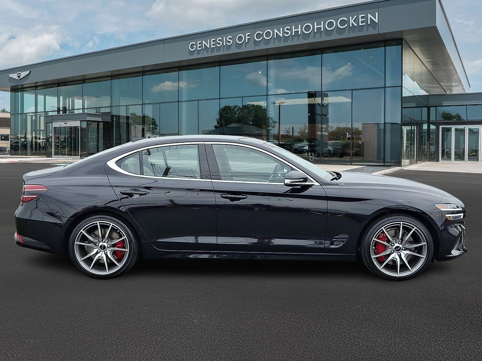 Used 2025 Genesis G70 2.5T image 7