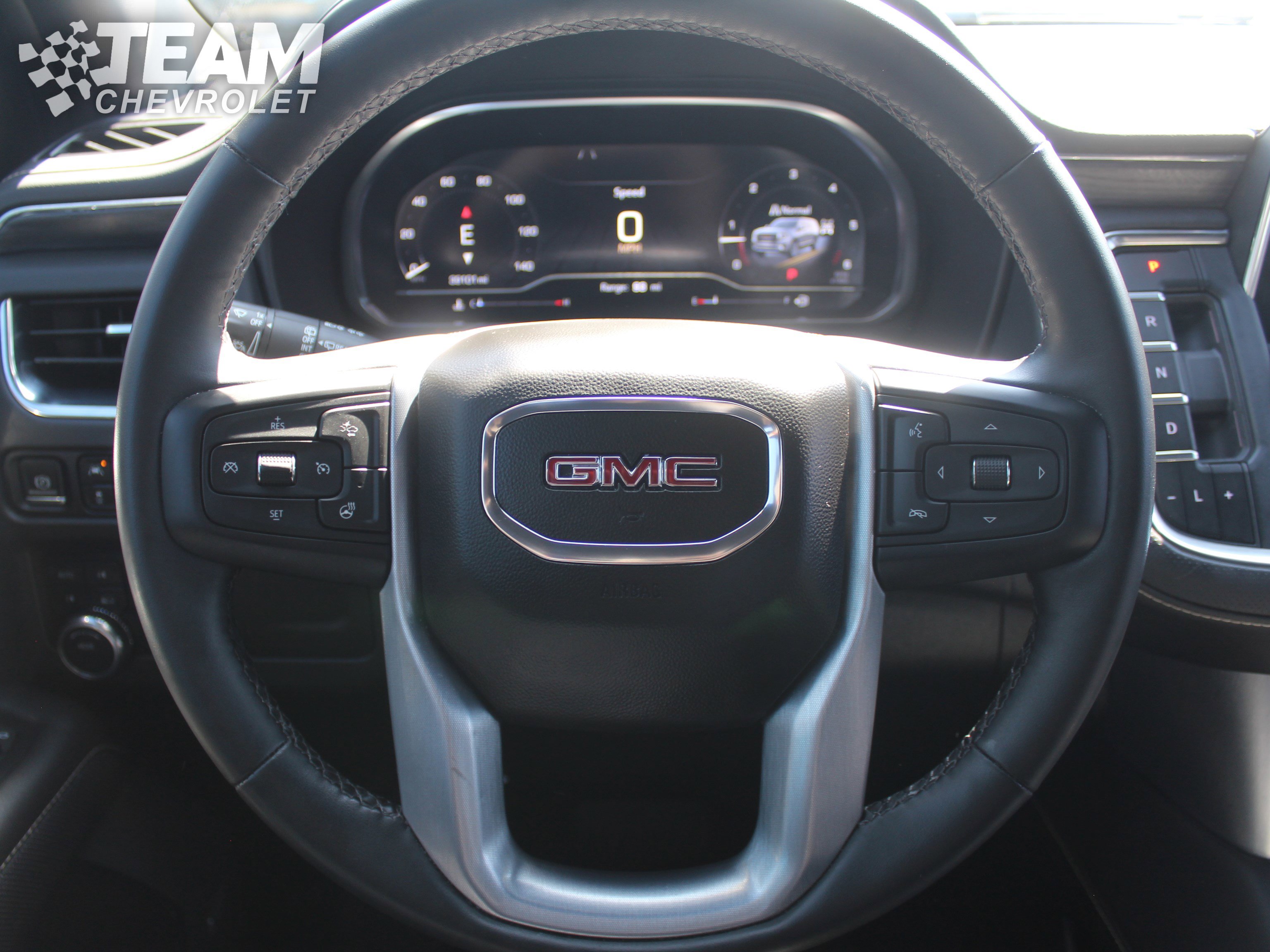 Used 2023 GMC Yukon SLT w/ SLT Luxury Package AWD/4WD image 14