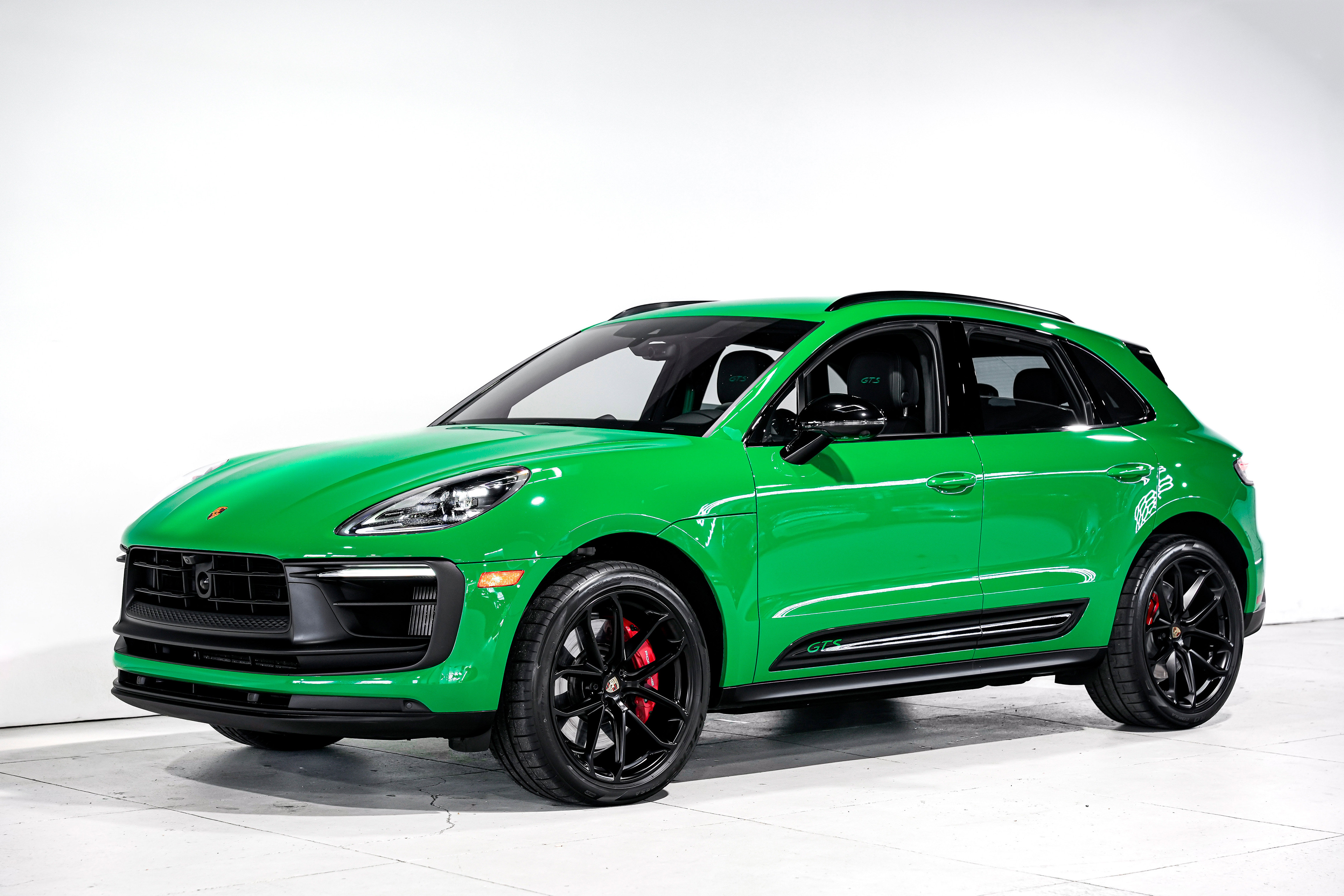 Used 2023 Porsche Macan GTS image 6