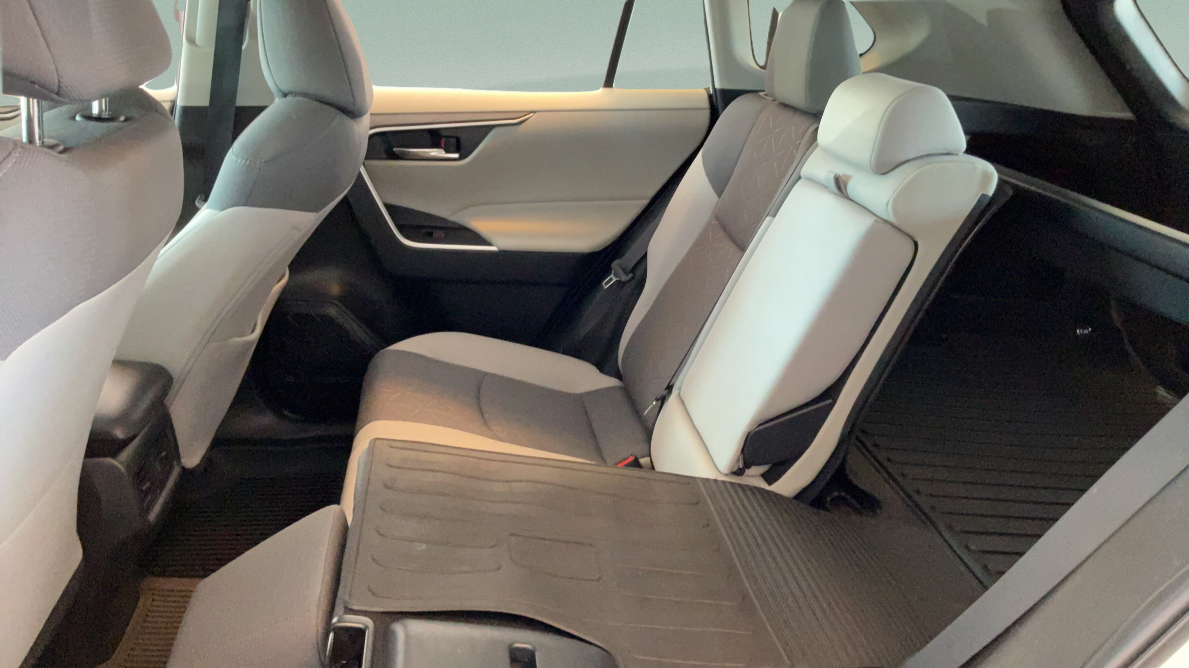 Used 2022 Toyota RAV4 XLE w/ Convenience Package AWD/4WD image 26