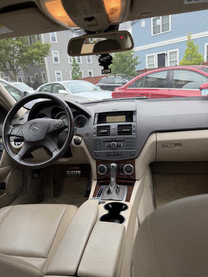 Used 2011 Mercedes-Benz C 300 4MATIC Sedan image 9