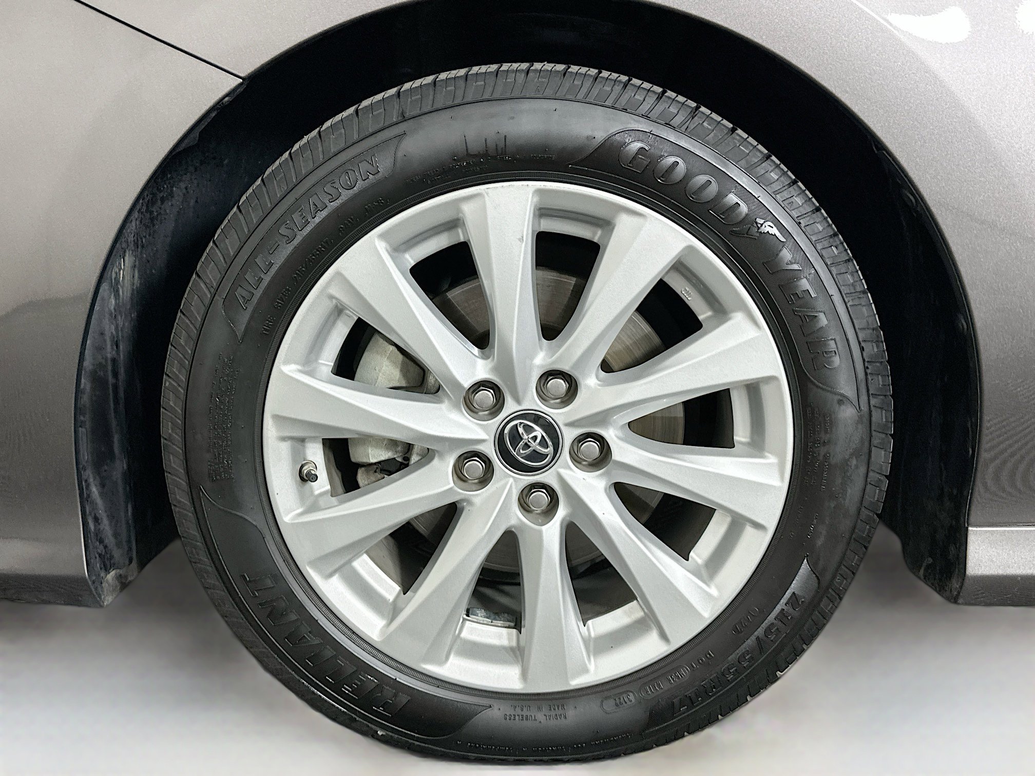 Used 2018 Toyota Camry LE w/ Convenience Package image 11