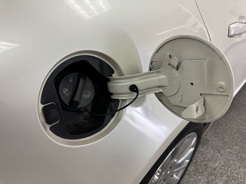 Used 2011 Cadillac CTS Premium RWD image 28