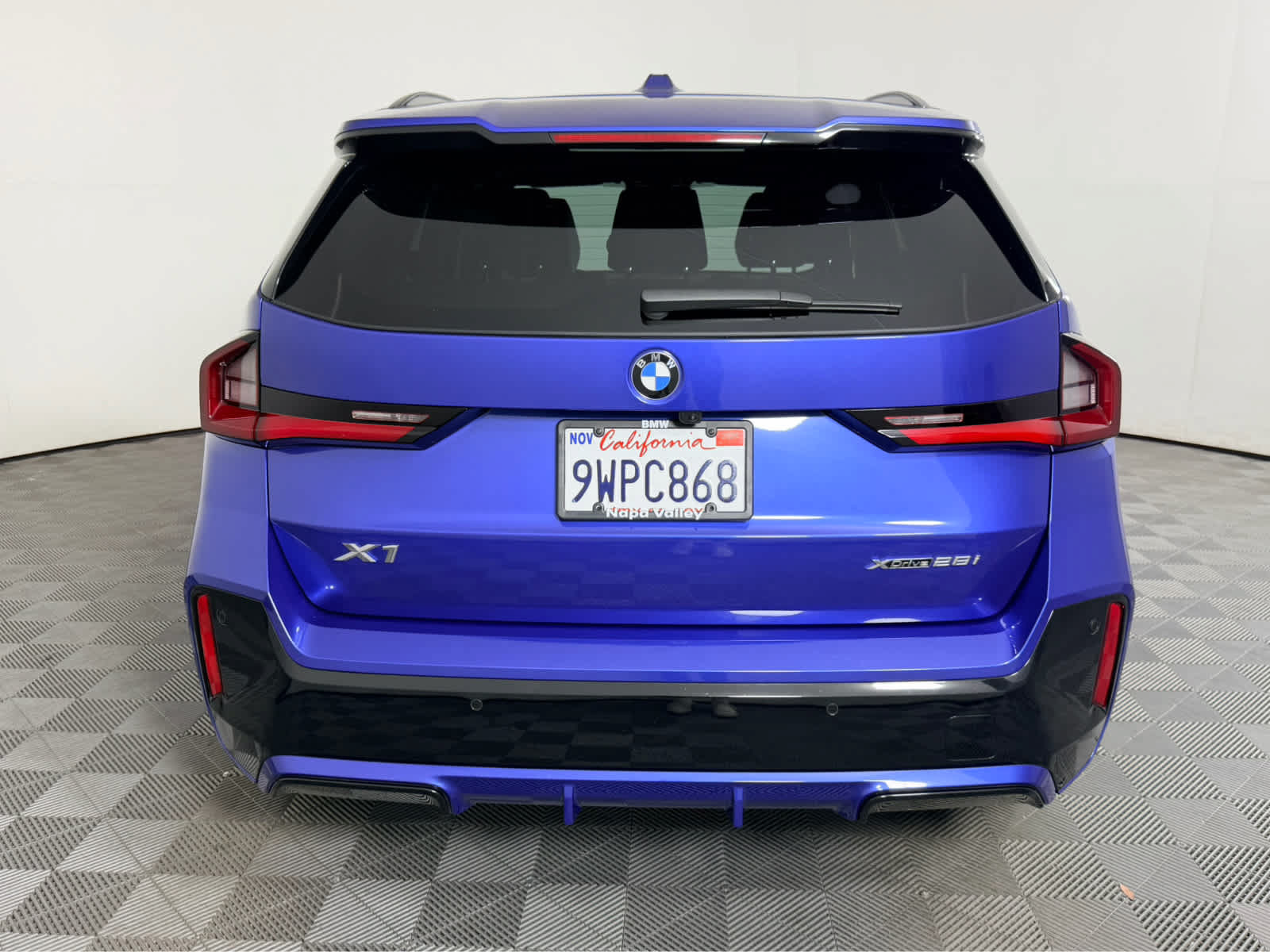 Used 2025 BMW X1 xDrive28i w/ Premium Package AWD/4WD image 4