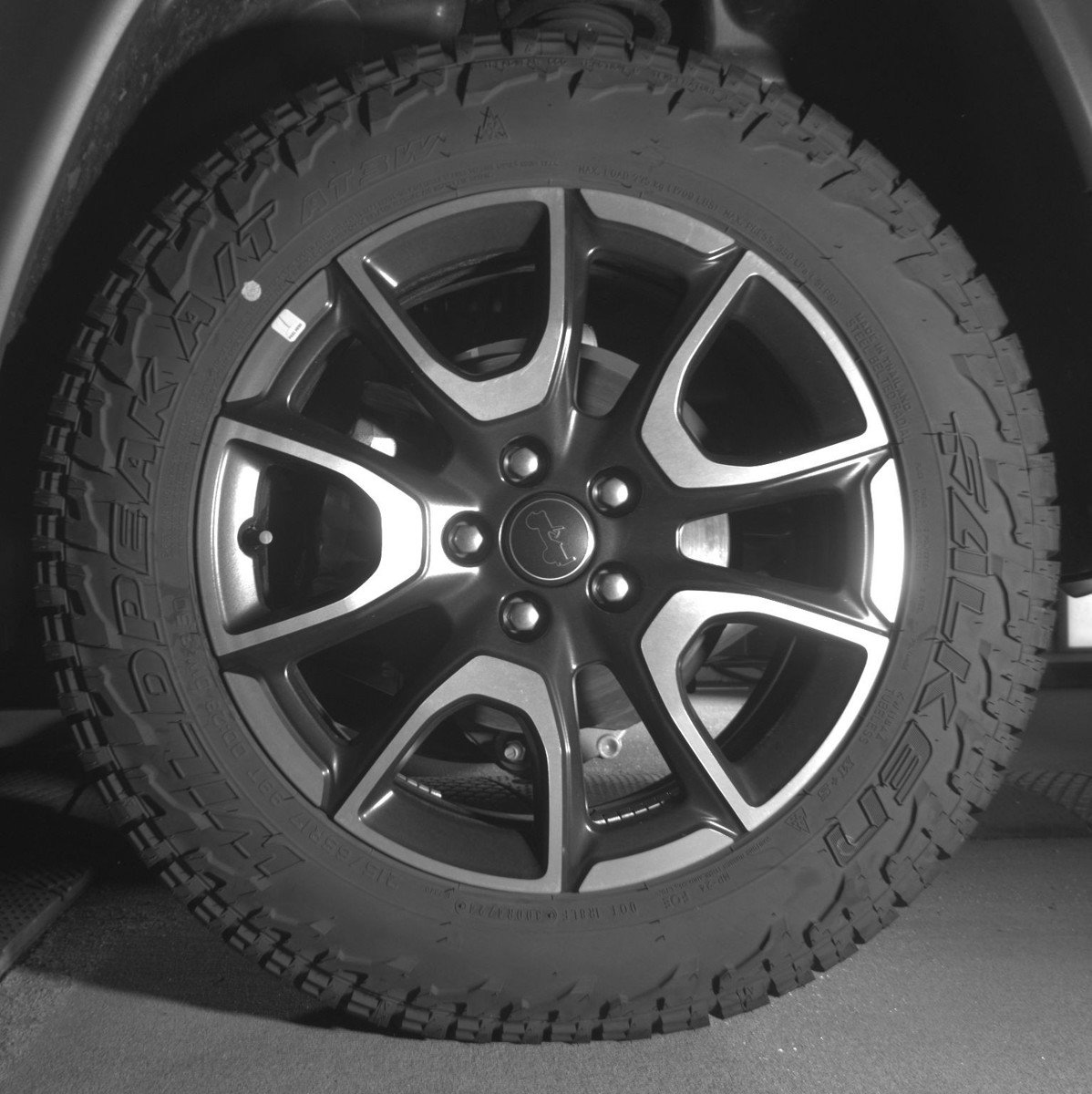 Used 2025 Jeep Compass Trailhawk AWD/4WD image 14