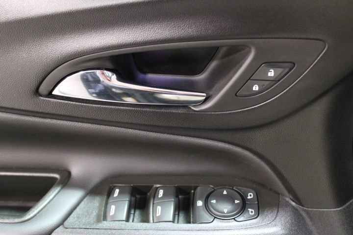 Used 2024 Chevrolet Equinox LT image 16