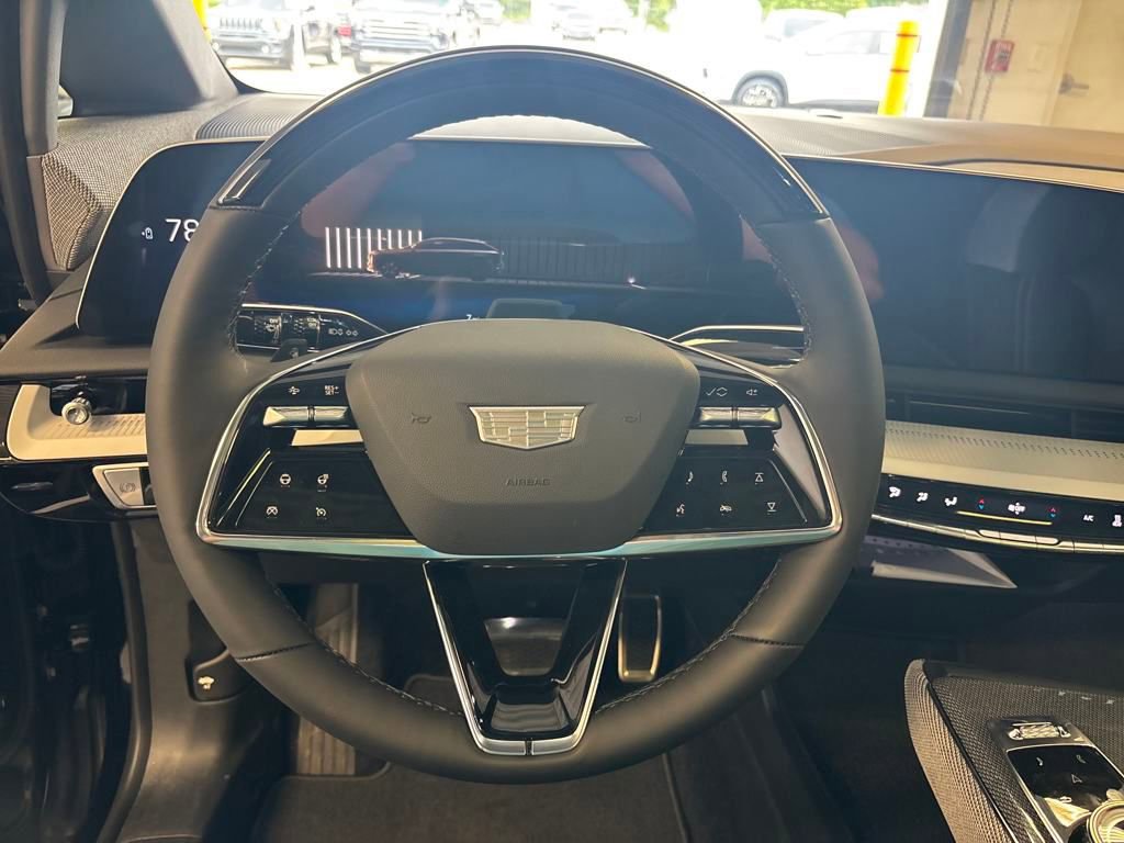 New 2025 Cadillac Optiq Sport 1 image 37