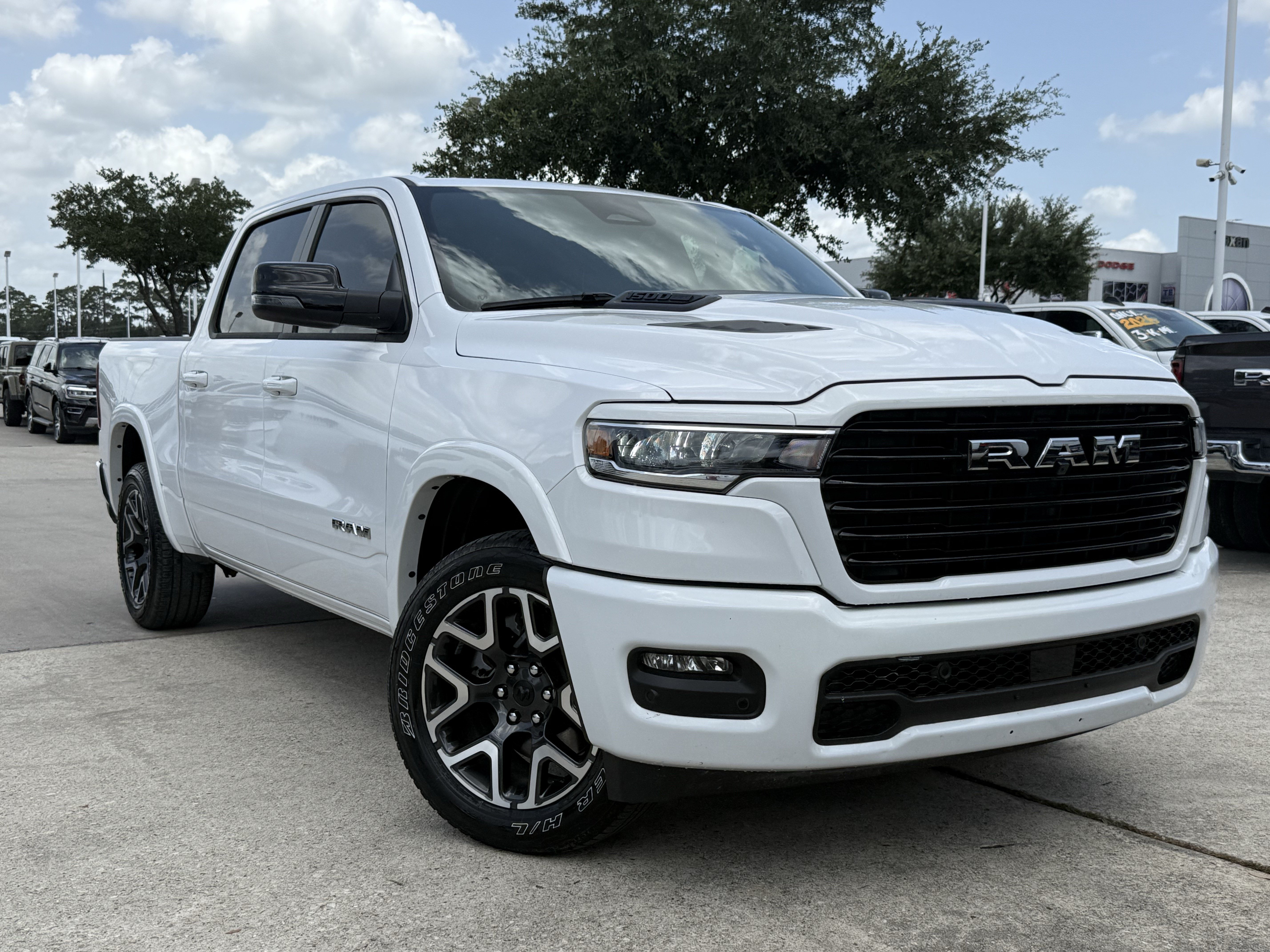 Used 2025 RAM 1500 Laramie w/ Sport Appearance Package AWD/4WD image 2