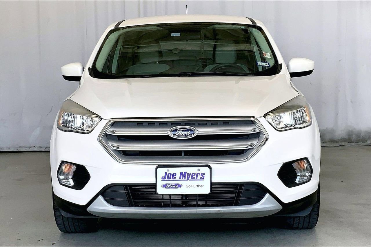 Used 2019 Ford Escape SE image 3