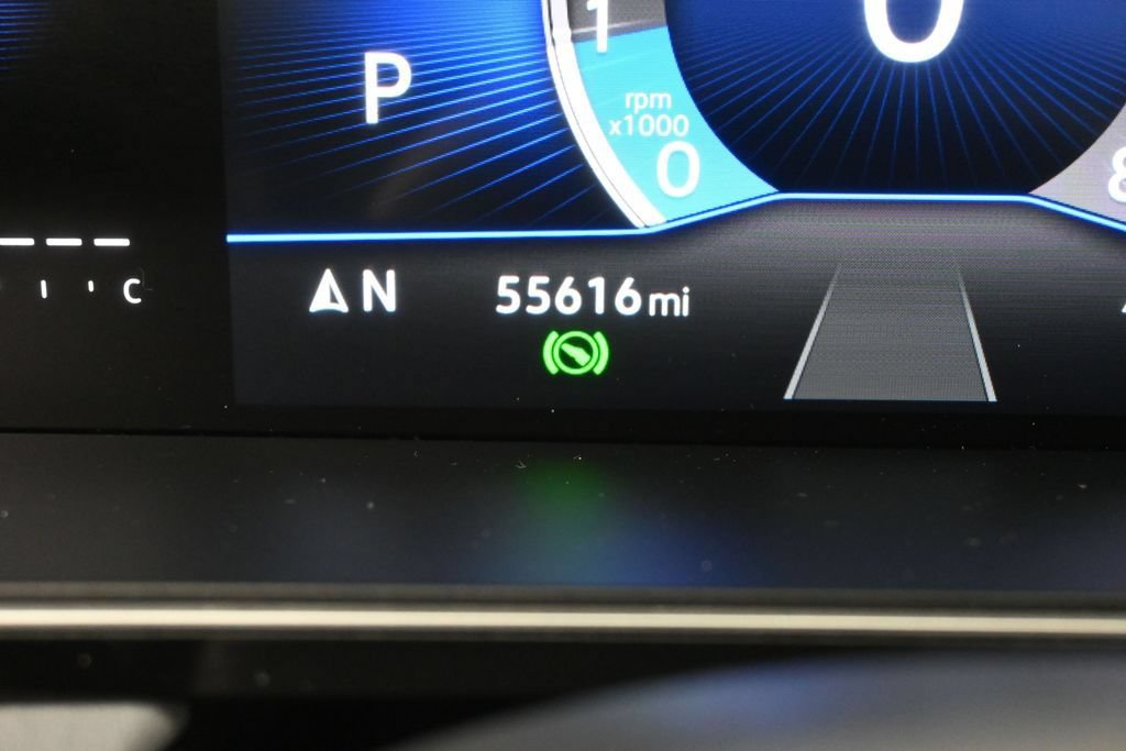 Used 2025 Volkswagen Jetta SE FWD image 27
