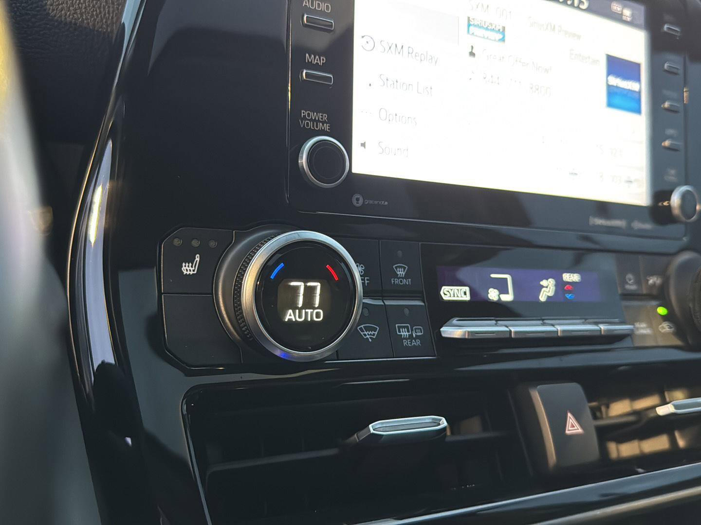 Used 2022 Toyota Highlander XLE image 24