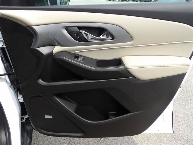 Certified 2022 Chevrolet Traverse LT w/ LT Premium Package FWD image 38