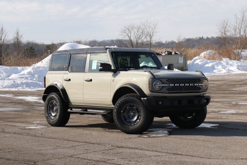 New 2025 Ford Bronco Badlands image 2