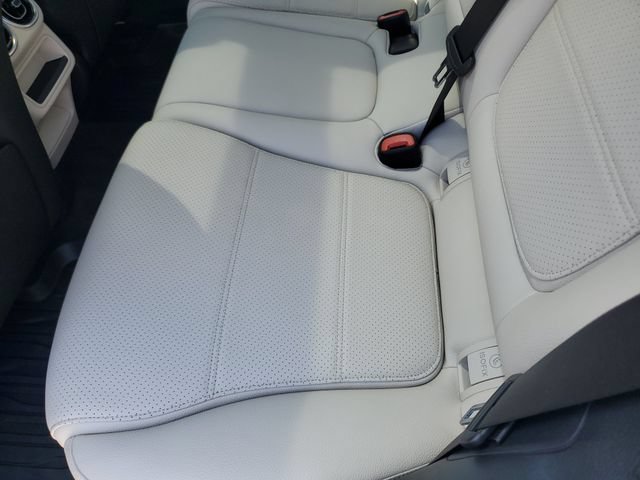 Used 2023 Mercedes-Benz GLC 300 4MATIC image 14