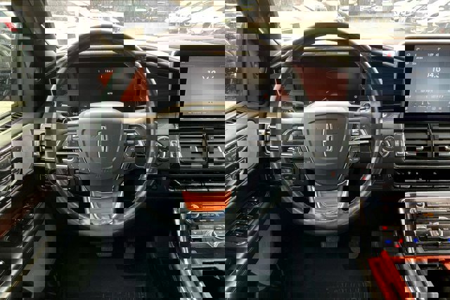 Used 2020 Lincoln Navigator Reserve w/ Luxury Package image 4