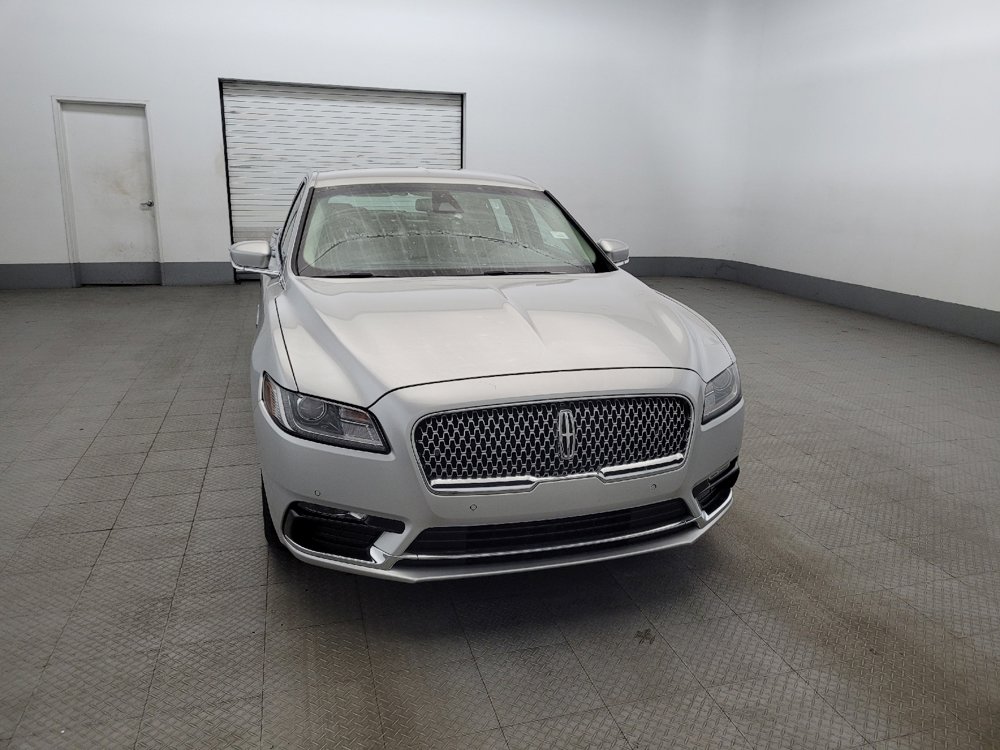 Used 2019 Lincoln Continental Select w/ Continental Climate Package image 14