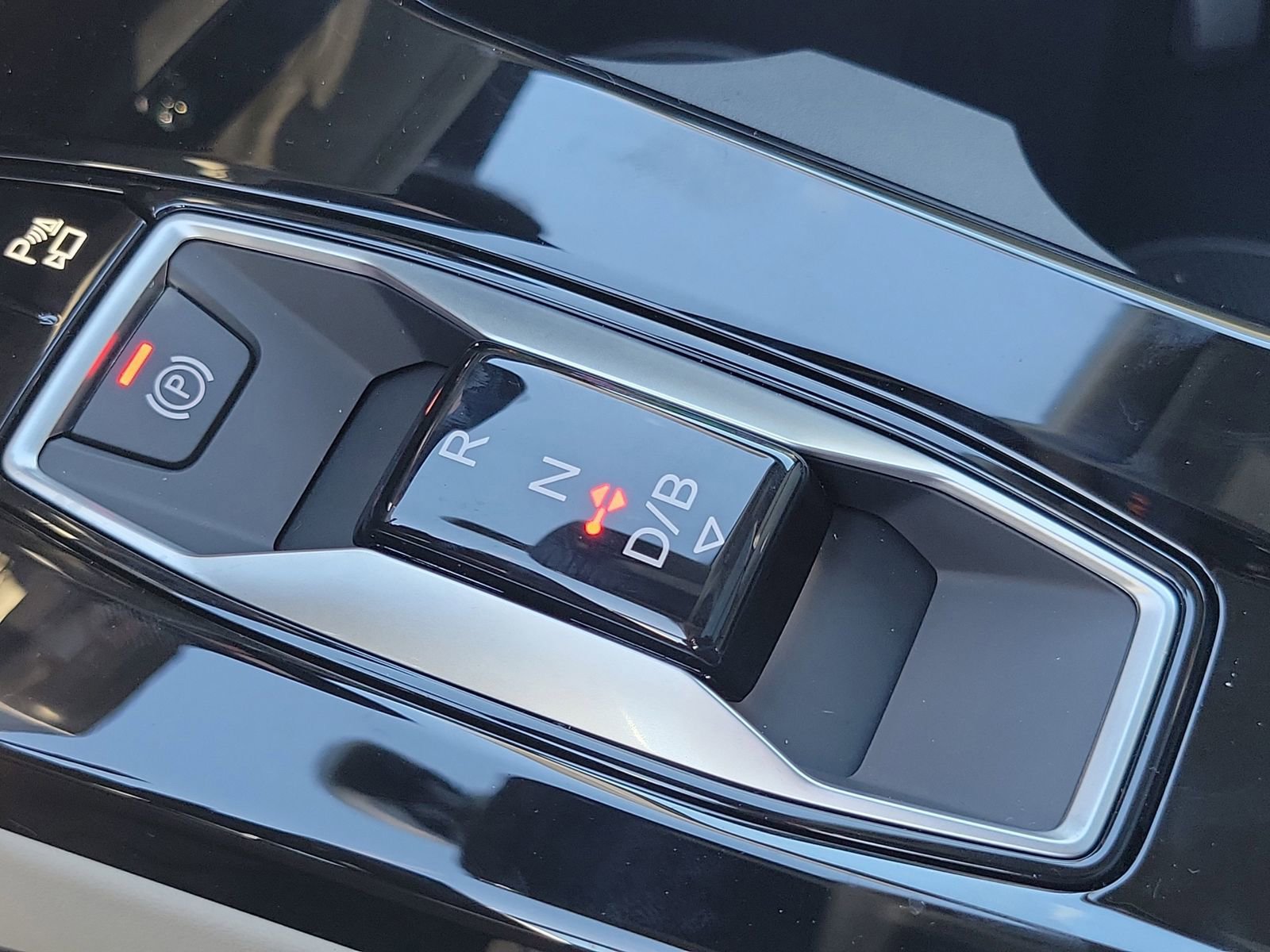 New 2025 Audi Q6 e-tron Premium image 29