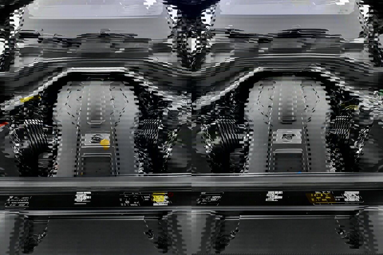 Used 2023 Land Rover Range Rover SV image 17