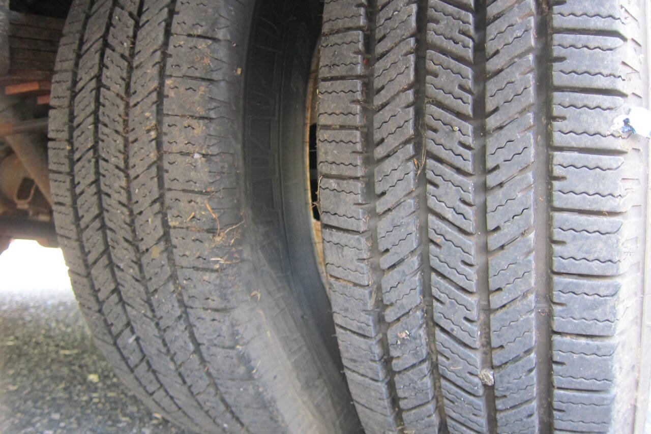 Used 2014 Ford E-450 and Econoline 450 Super Duty w/ Shuttle Bus Prep Package image 10