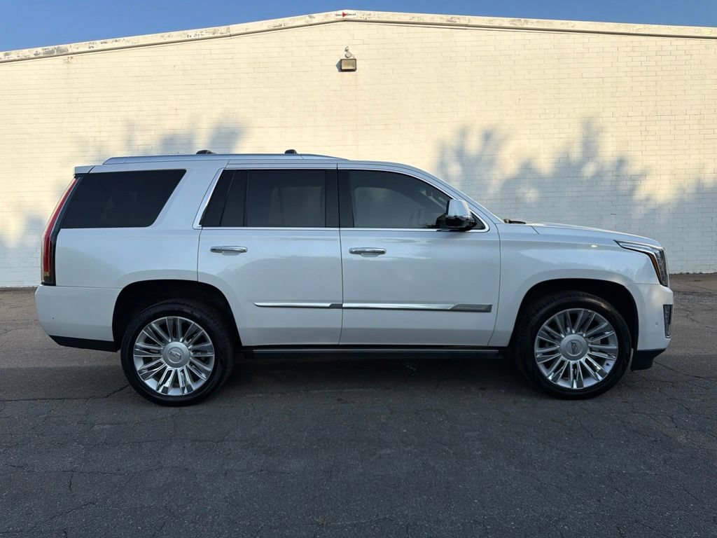 Used 2019 Cadillac Escalade Platinum AWD/4WD image 1