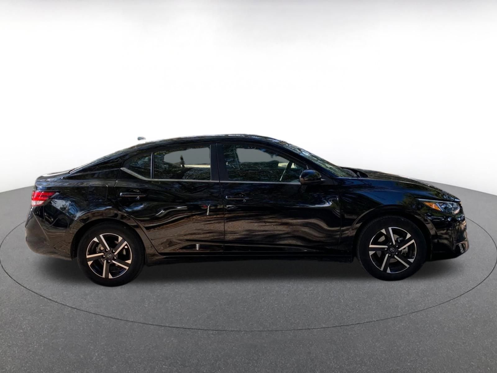 Used 2024 Nissan Sentra SV image 8