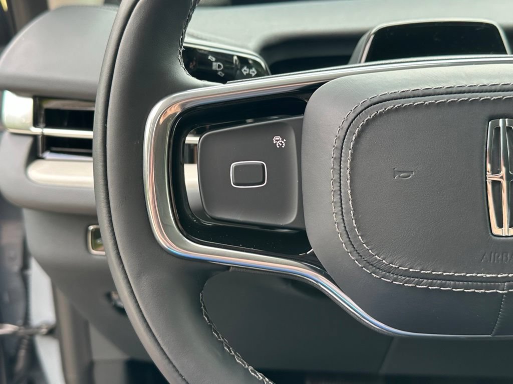New 2027 Lincoln Navigator Reserve AWD/4WD image 9