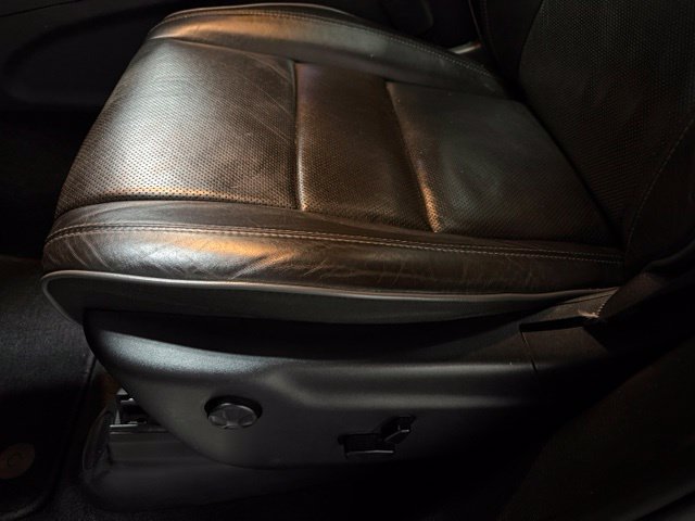 Used 2019 Jeep Grand Cherokee Overland AWD/4WD image 17