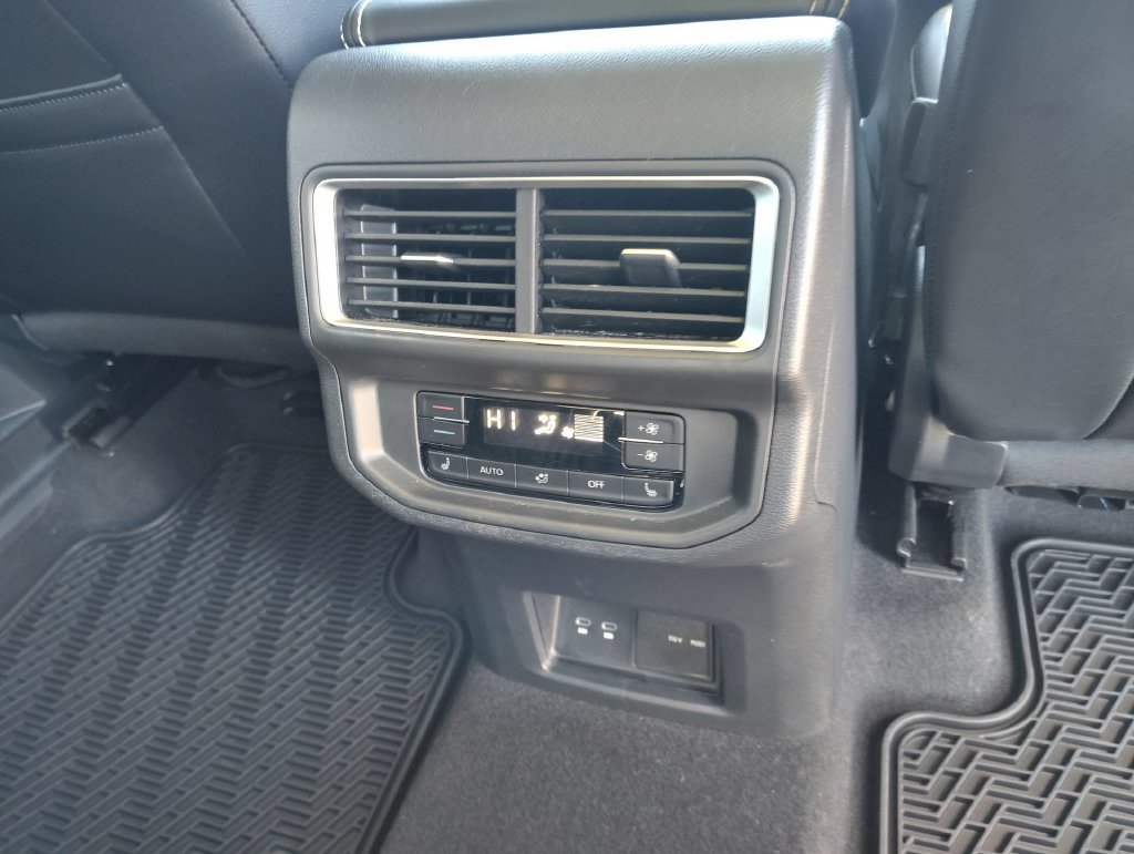 Used 2024 Volkswagen Atlas SEL Premium R-Line AWD/4WD image 27
