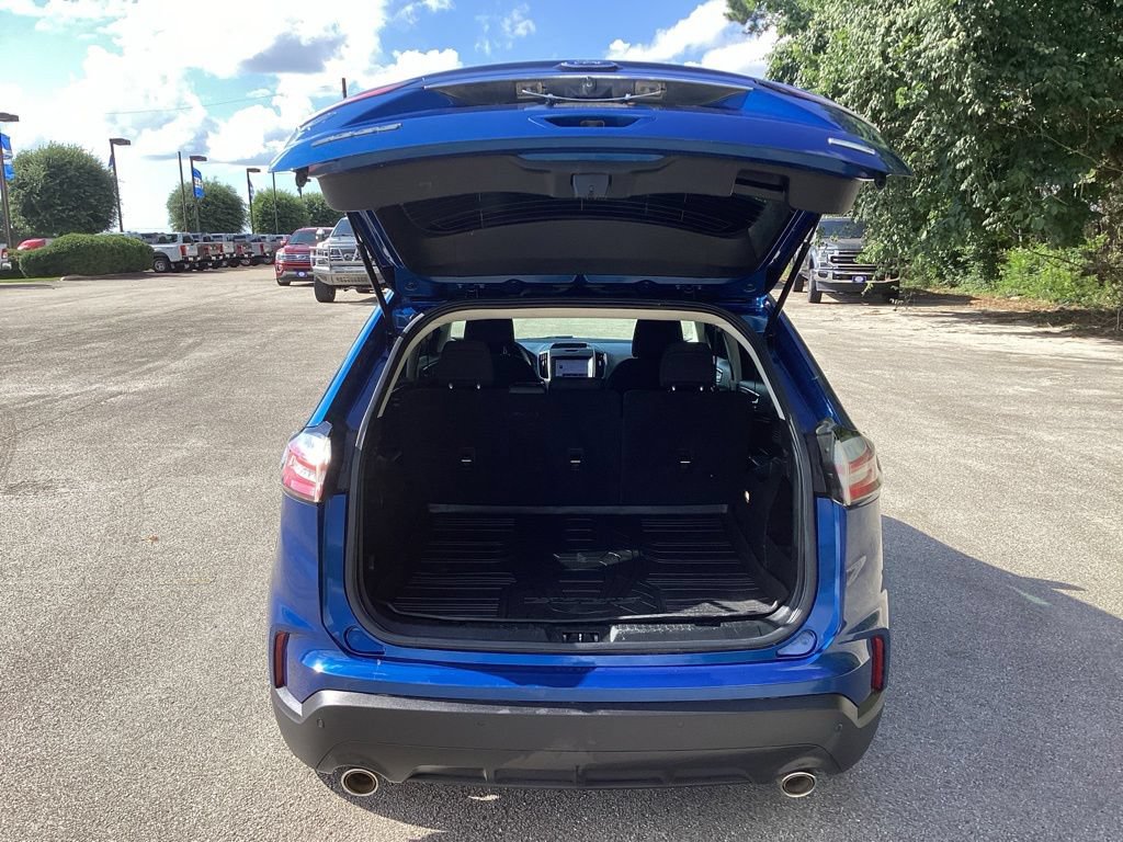 Used 2020 Ford Edge SE w/ Cargo Accessory Package FWD image 11
