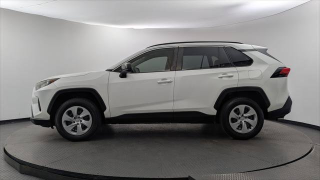 Used 2019 Toyota RAV4 LE FWD image 3