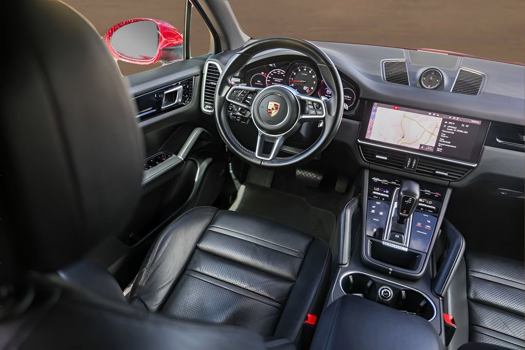 Used 2021 Porsche Cayenne image 28