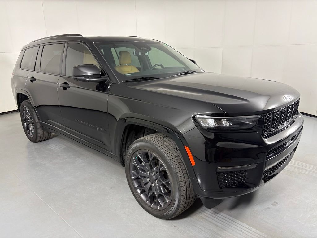 Used 2025 Jeep Grand Cherokee L Summit AWD/4WD image 2