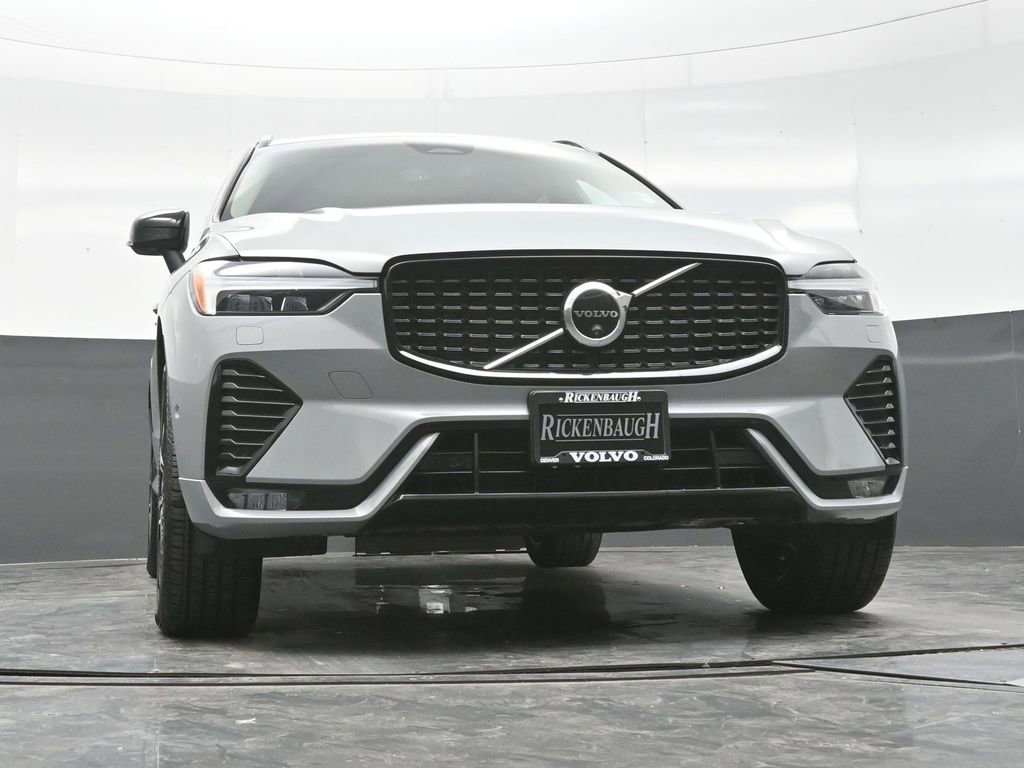 Used 2025 Volvo XC60 B5 Plus image 15