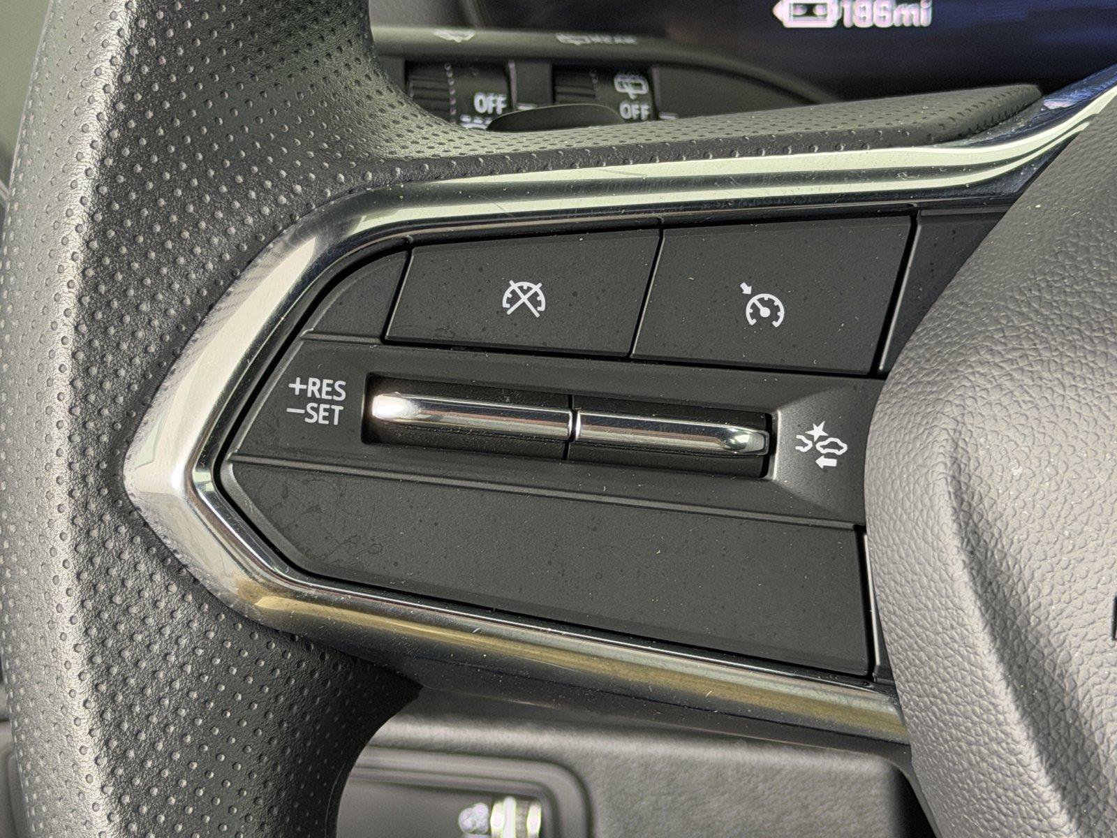 Certified 2025 Chevrolet Equinox EV LT FWD image 23