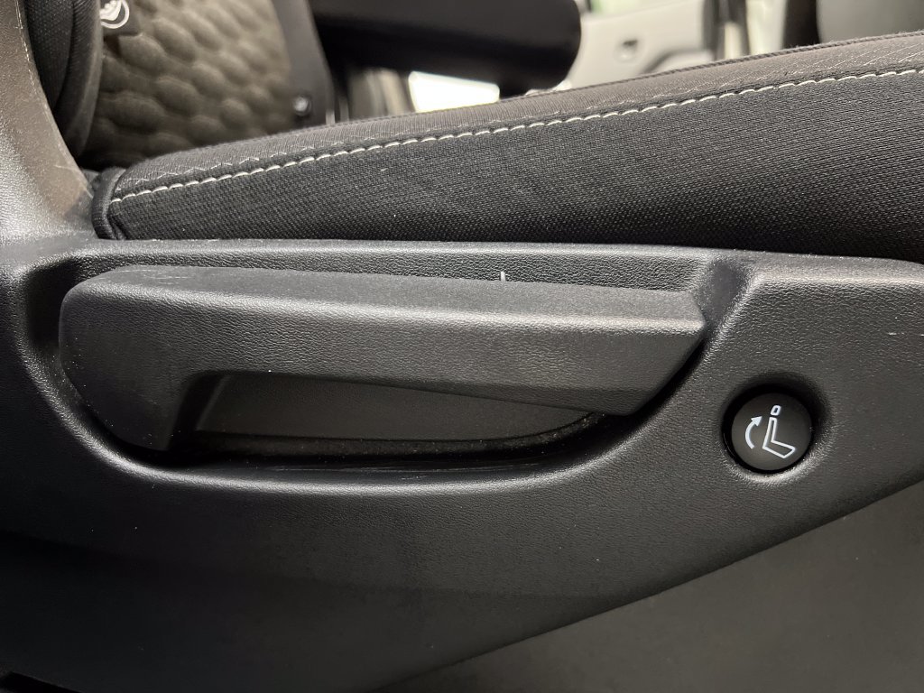 Used 2024 Nissan Pathfinder SV FWD image 23