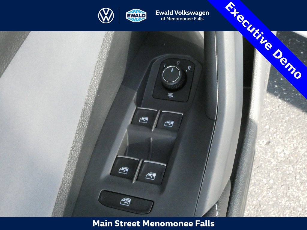 New 2025 Volkswagen Jetta SE image 27