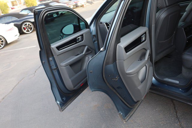 Used 2019 Porsche Cayenne AWD/4WD image 21