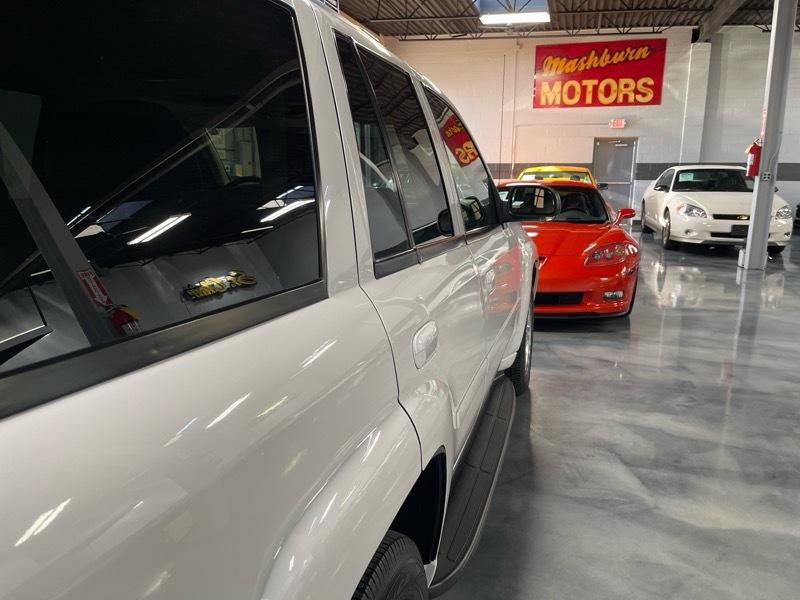 Used 2008 Chevrolet TrailBlazer LT w/ Sun And 6-Disc Cd Package AWD/4WD image 10