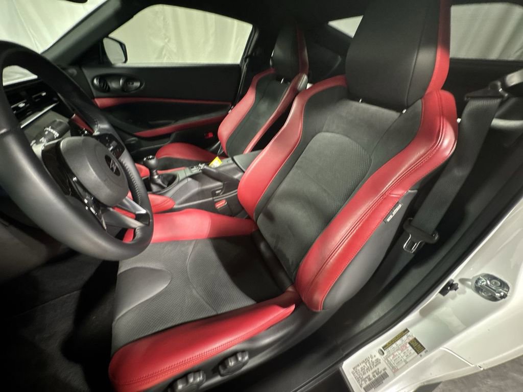 Used 2024 Nissan Z Performance w/ Floor Mat Package image 16