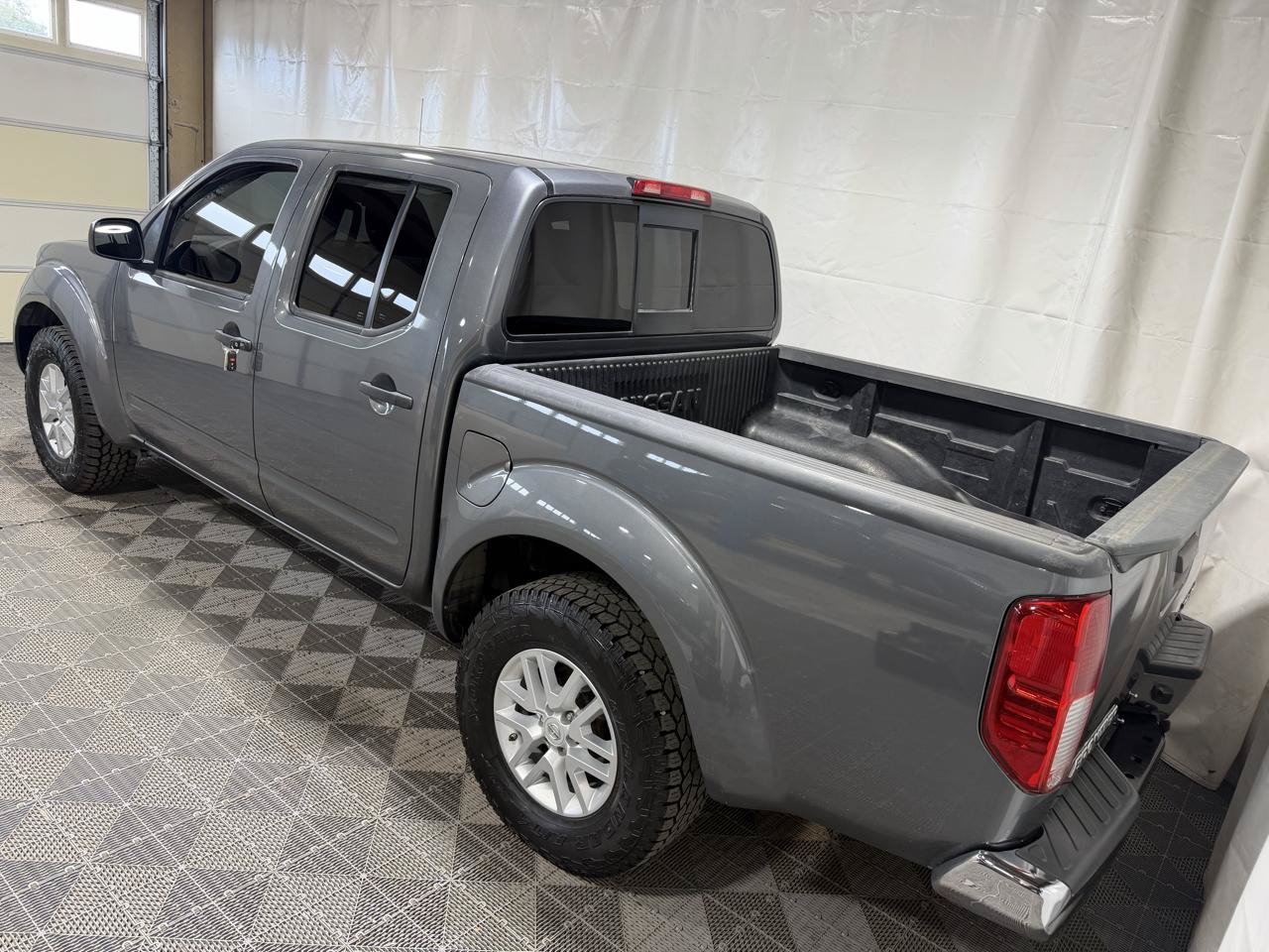 Used 2019 Nissan Frontier SV AWD/4WD image 4