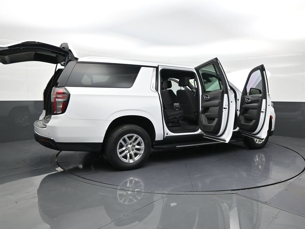 Used 2022 Chevrolet Suburban LS image 28