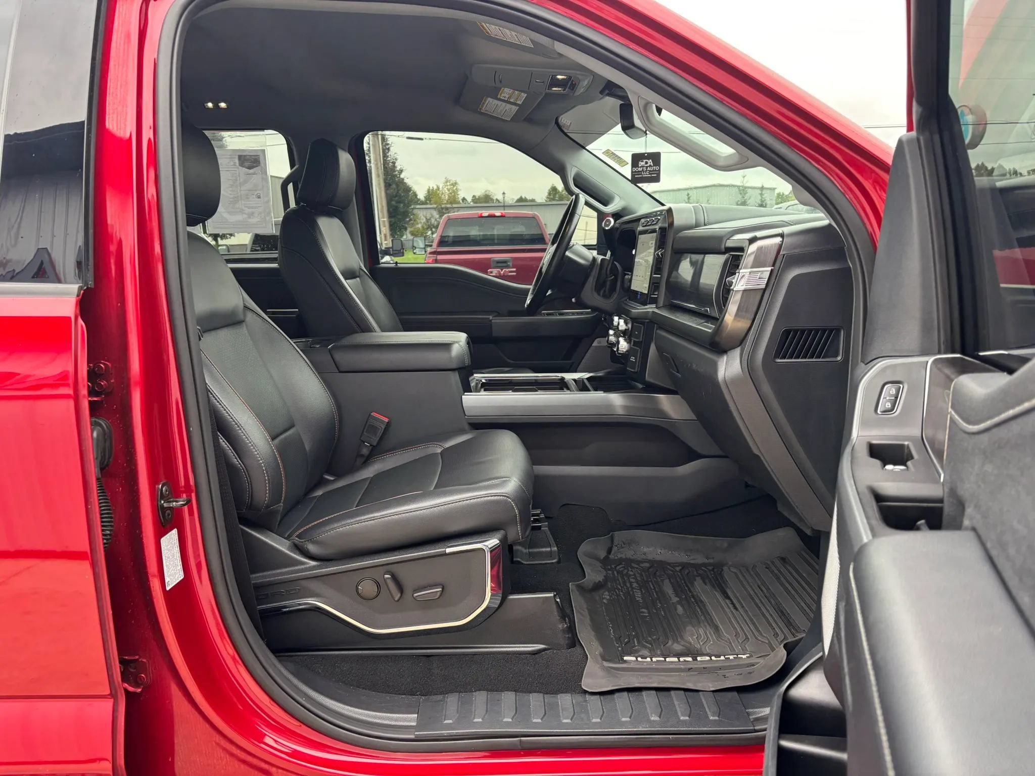 Used 2023 Ford F250 Lariat w/ Sport Appearance Package AWD/4WD image 18