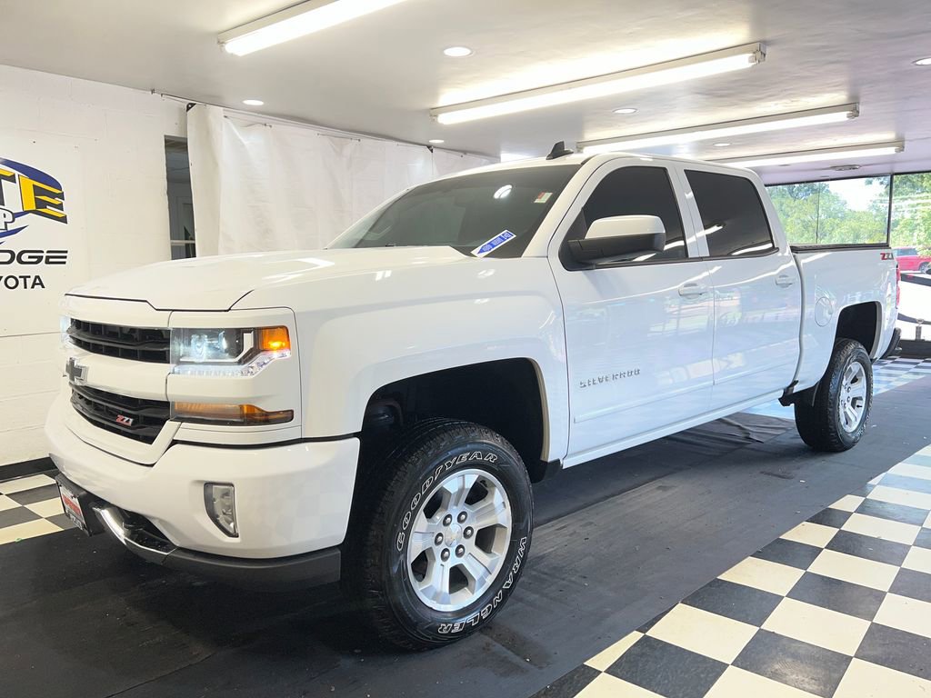 Used 2018 Chevrolet Silverado 1500 LT w/ All Star Edition AWD/4WD image 4