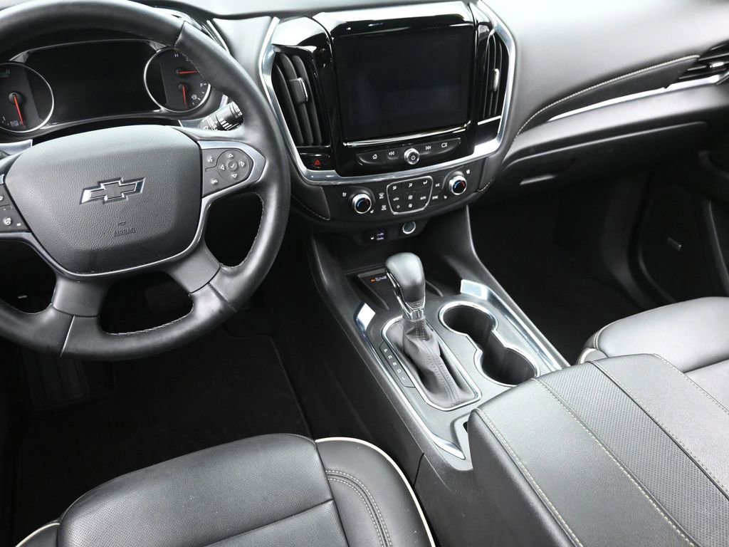 Used 2023 Chevrolet Traverse Premier w/ Redline Edition image 17