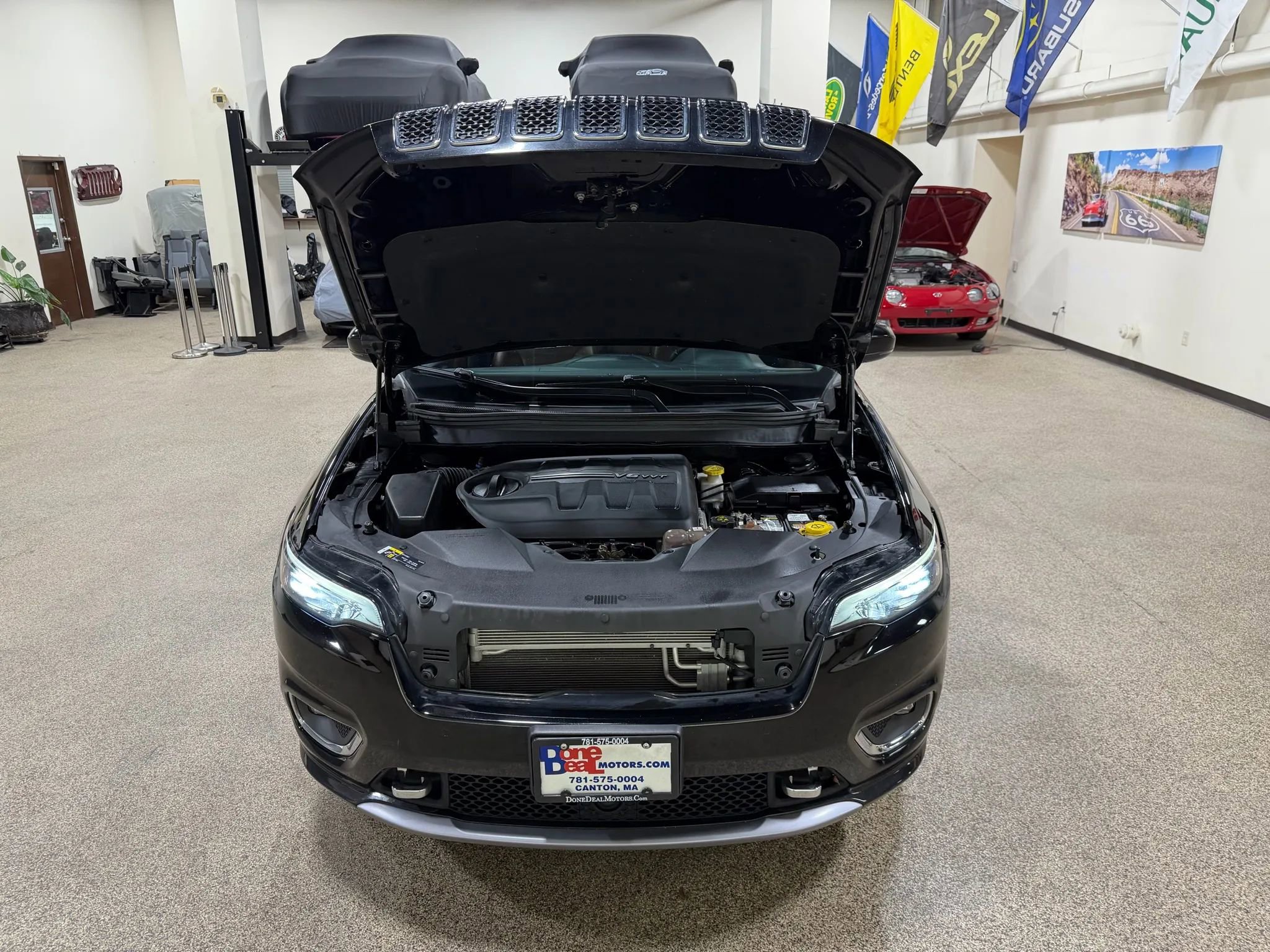 Used 2019 Jeep Cherokee Overland w/ Technology Group image 57